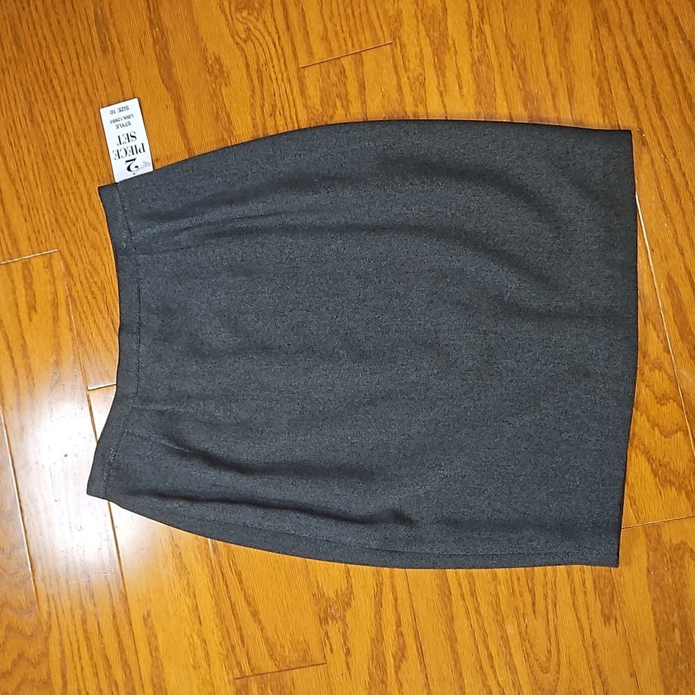 NWT - Larry Levine Skirt - Picture 4 of 8